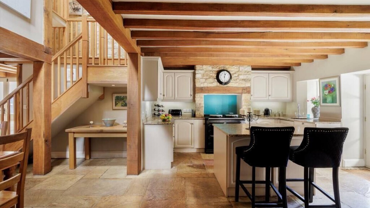 Longparish House | Fabulous Farmhouse in Hampshire
