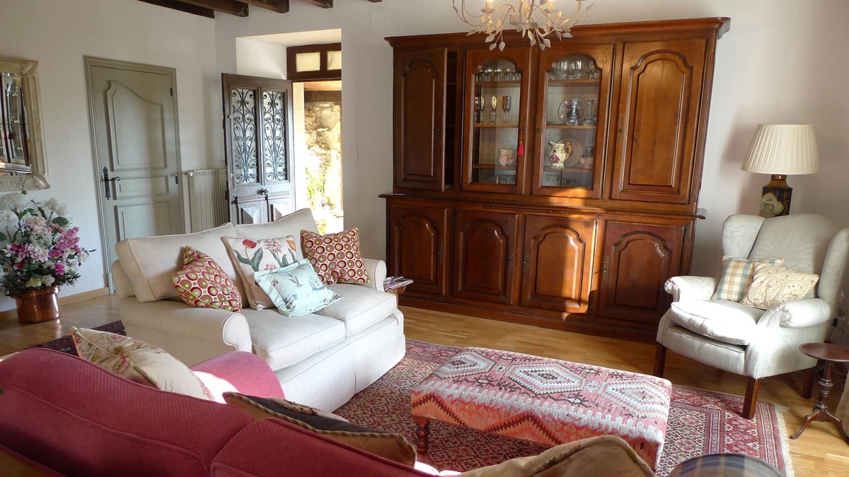 Pomy Other | Fabulous Farmhouse set in stunning countryside in easy reach of all amenities