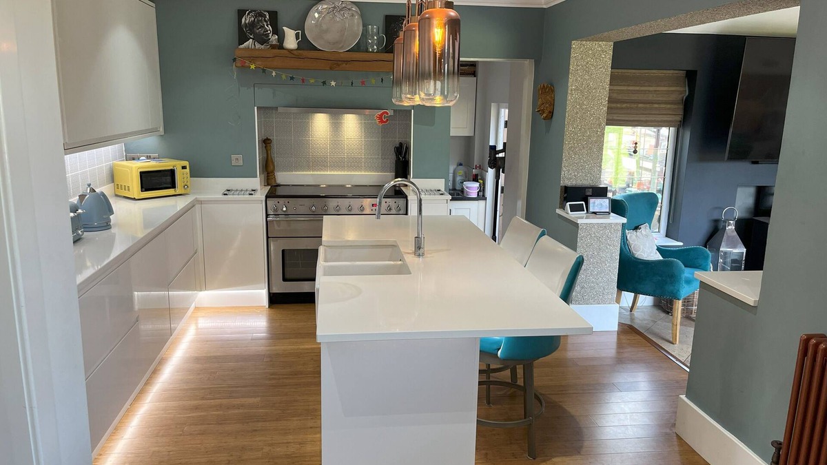 Whitkirk House | Fabulous fun family house in Templenewsam, Leeds. Entertainment space galore.
