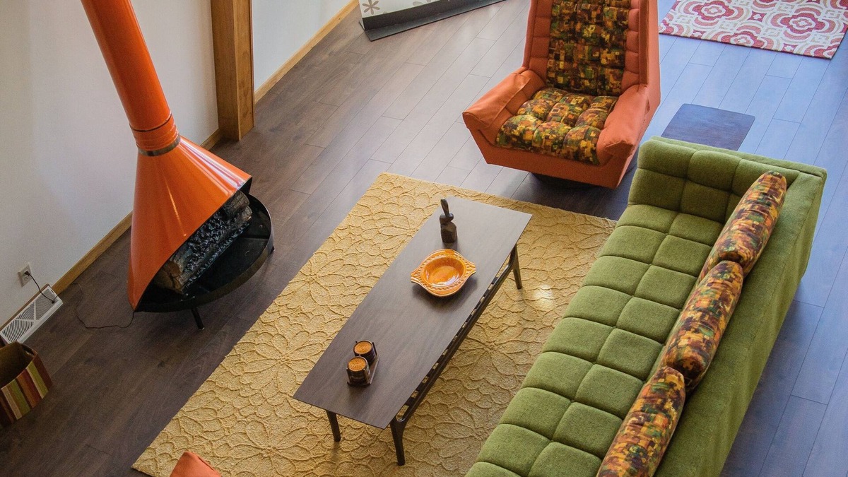 Iola House | Fabulous Funky Refurbished 70's Retro Lakefront Home -