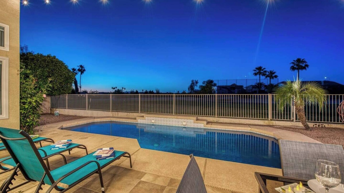 East Mesa House | Fabulous Golf Course & FREE Private heated Pool!