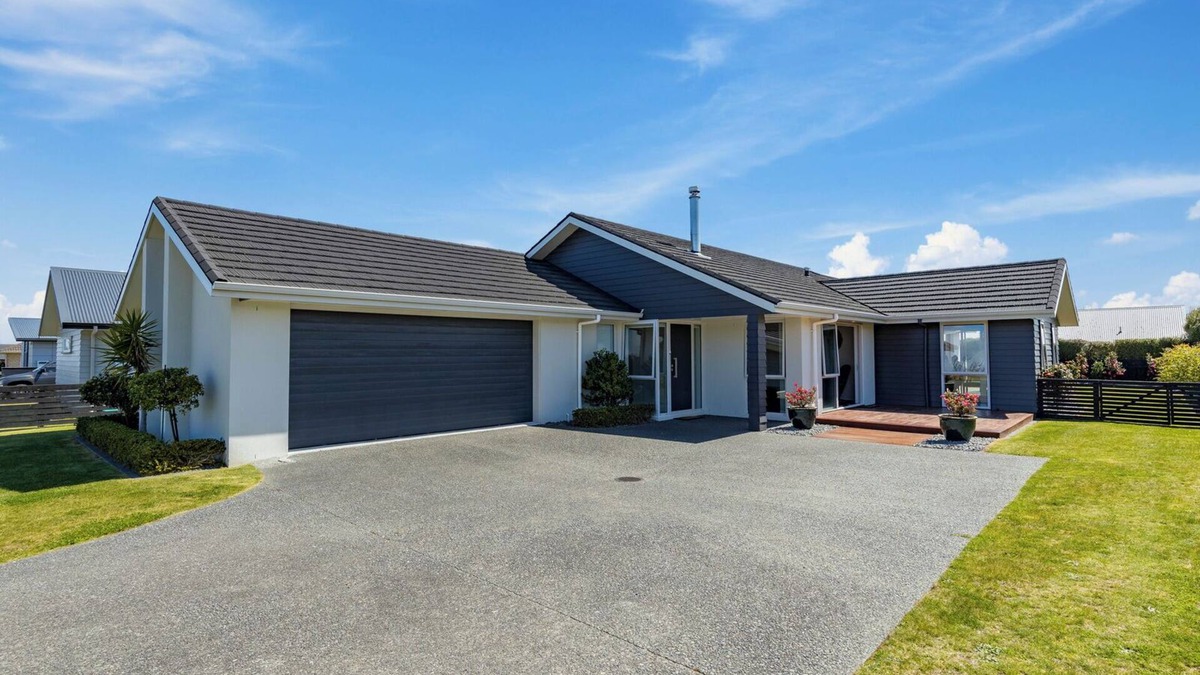 Wharewaka House | Fabulous in Wharewaka - Wharewaka Holiday Home
