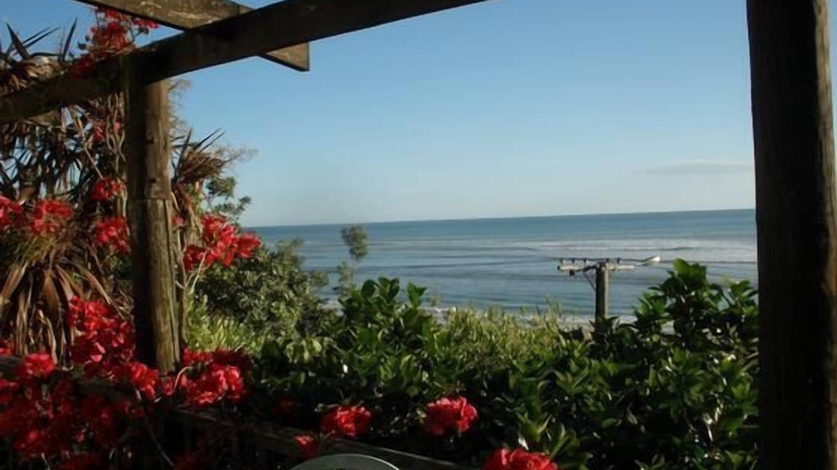 Pouawa House | fabulous makorori location