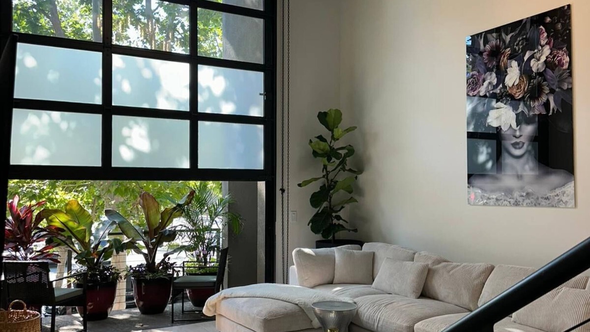 Santa Ana House | Fabulous Modern Loft in Santa Ana