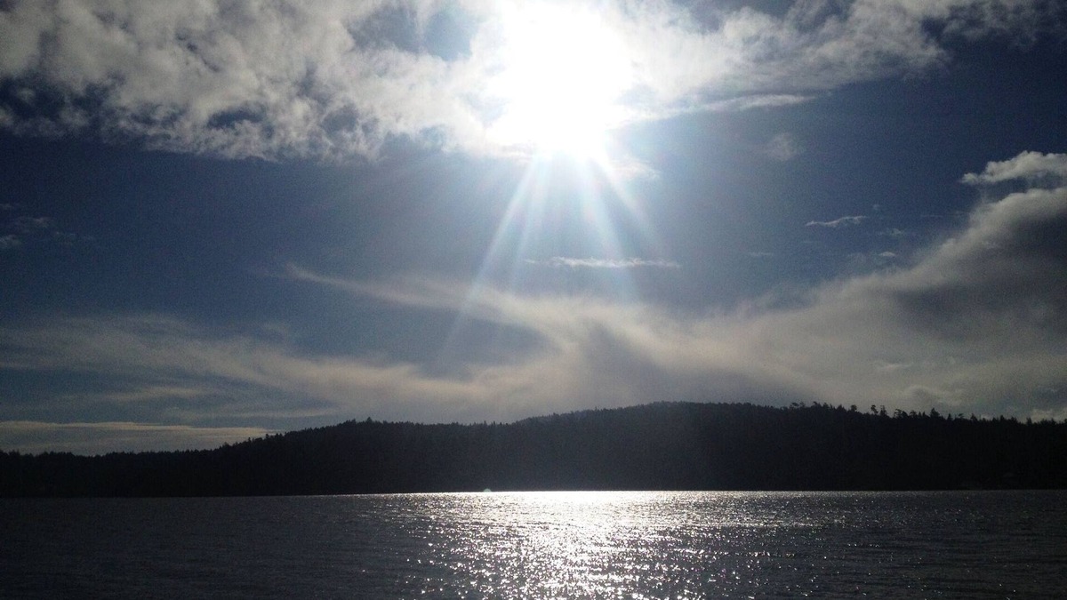 Sooke Hotel | Fabulous Ocean Front - Warm and Inviting