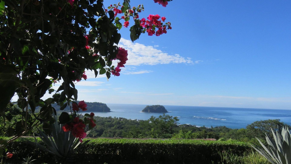Samara Villa | Fabulous Ocean View, Walking Distance to the Beach