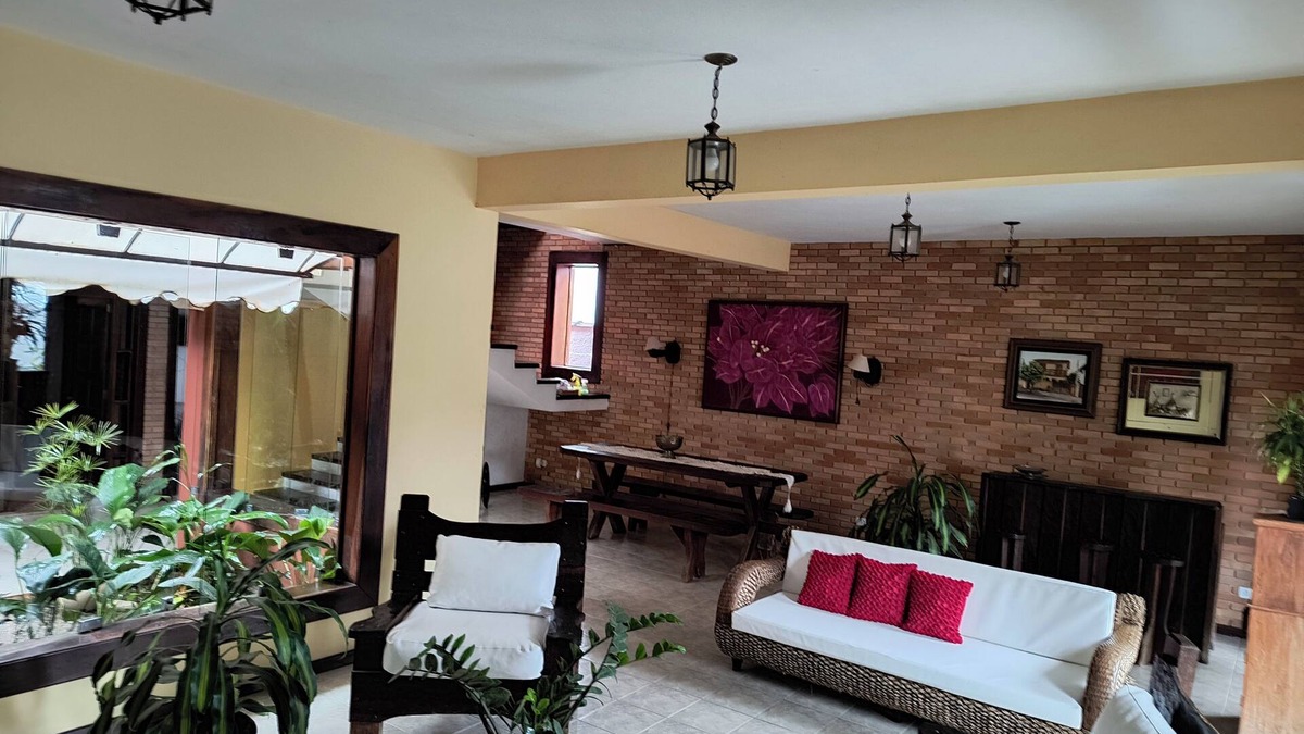 Silop House | Fabulous Ubatuba, 1500m from the sea, easy access to the best beaches! Air in the sleep.