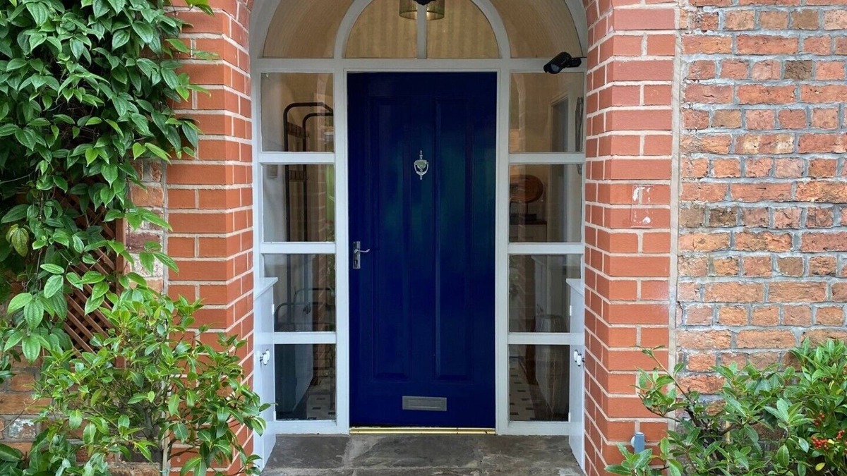 Nantwich Apartment | Fabulous unique accommodation within walking distance of Nantwich town centre