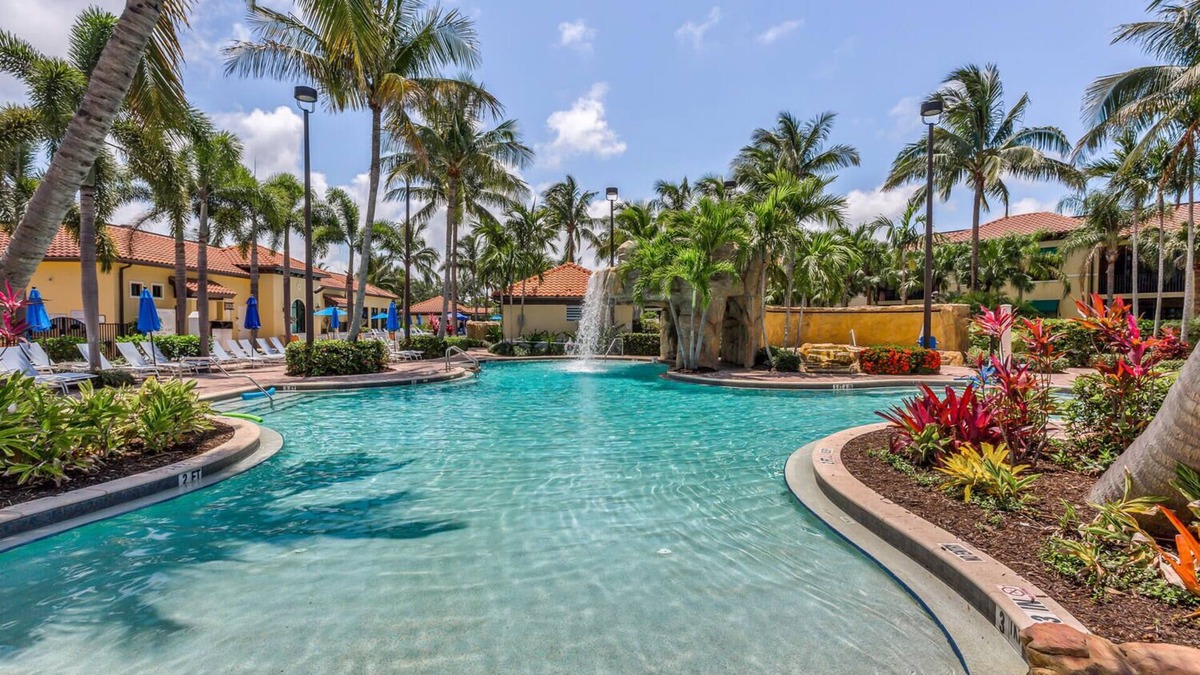 Royal Harbor Cottage | fabulous waterfront resort, 3 pools, lazy river, walk to 5th Ave!