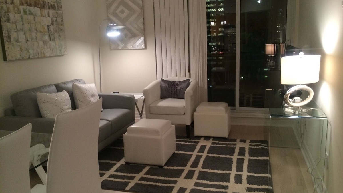 Yorkville Condo | Fabulous Yorkville Condo Across from the new Four Seasons Hotel & Residences