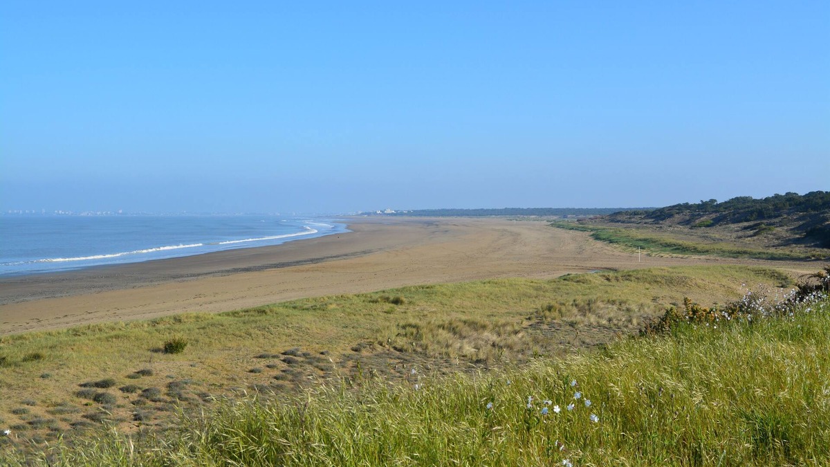 Saint-Michel-Chef-Chef House | Face beautiful panoramic sea beach Saint Brevin house 6 p, garden, wifi