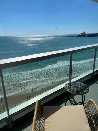Les Sables d'Olonne Apartment | Face Mer vue d'exception Studio rénové au 9ème étage