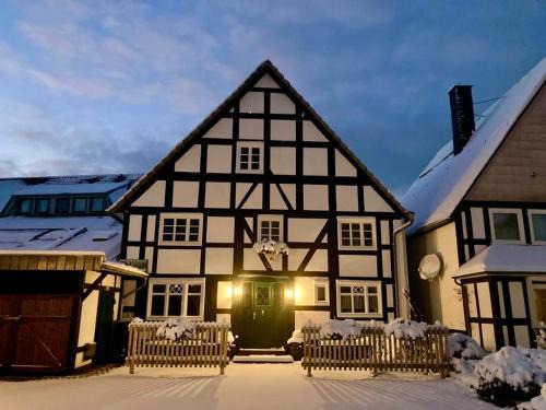 Ortsmitte House | Fachwerkhaus im Sauerland - Goldhase Anno 1700