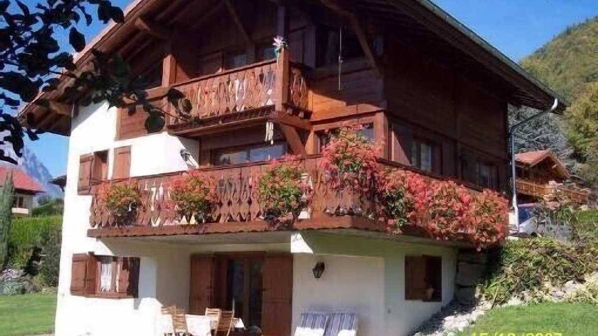Passy Apartment | Facing Mont Blanc, rent the ground floor of a chalet in Passy