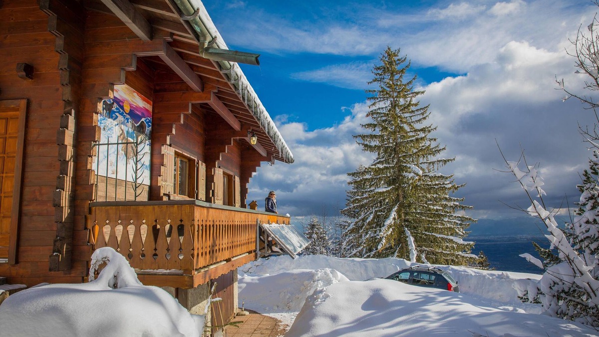 Mijoux Ski Chalet | Facing Mt Blanc and Lake Geneva.