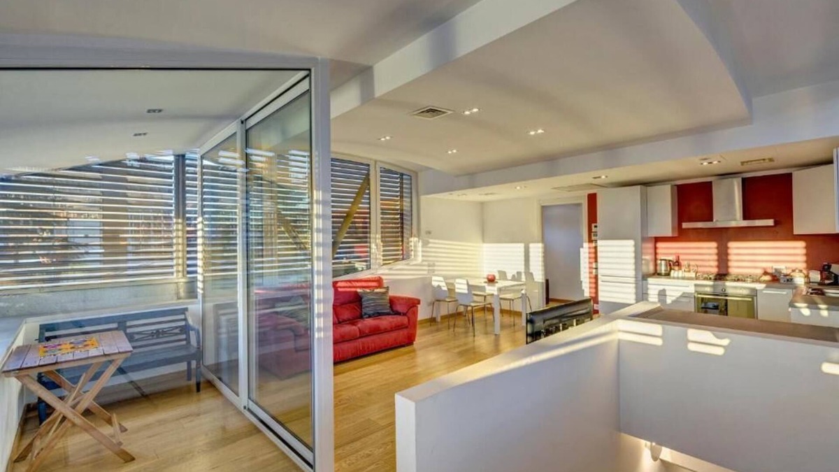 San Siro Apartment | Facing San Siro Stadium 4 beds 300meters from the metro with garage