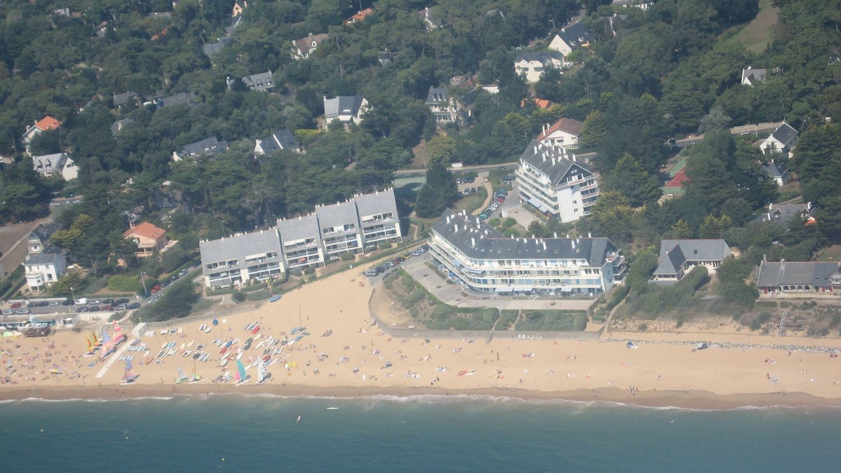 Pornichet Apartment | Facing the sea, Direct beach access/duplex apartment ideal for family/children, Wifi+tv