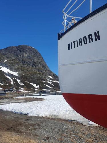 Vaga Municipality House | Fagerstrand, storhytte ved Bygdin i Jotunheimen