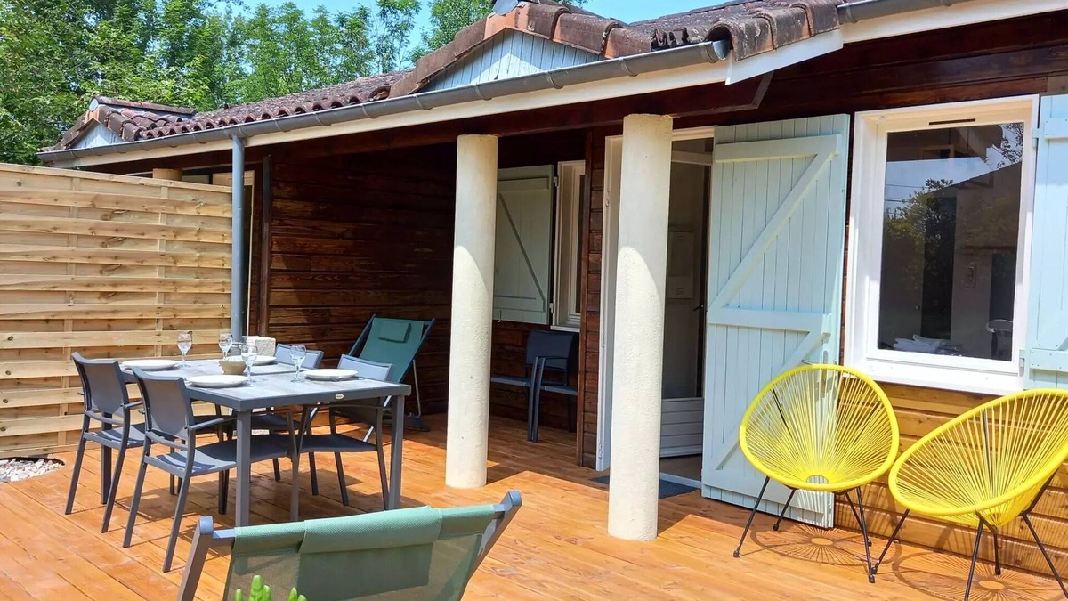 Montpezat-de-Quercy Villa | Faillal Campsite*** - Premium Cottage 6 people