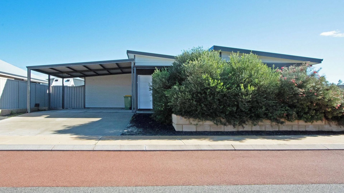 Jurien Bay House | Fair Winds: 4 BR, 2 BA in Jurien Bay, Sleeps 8
