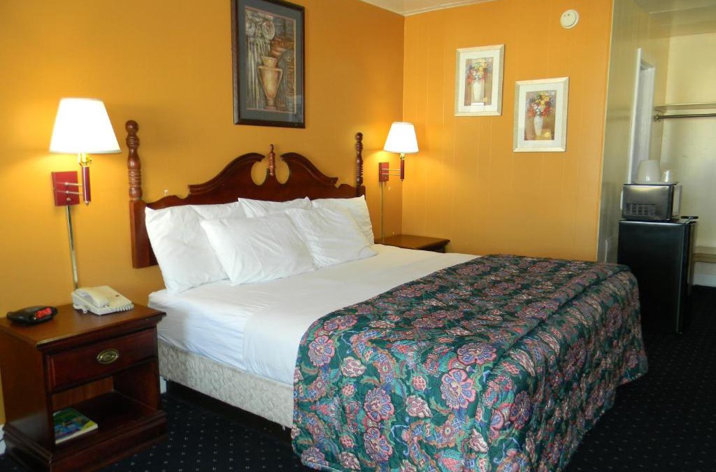 Roanoke Rapids Hotel | Fairfax Motel