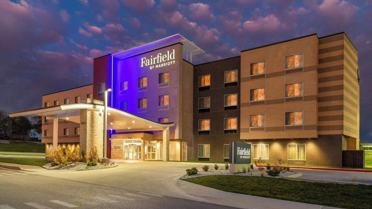 I-435 West KC-KS Hotel | Fairfield by Marriott Inn & Suites Kansas City at The Legends