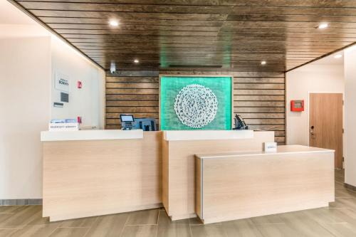 Hillvale Hotel | Fairfield by Marriott Inn & Suites Knoxville Clinton