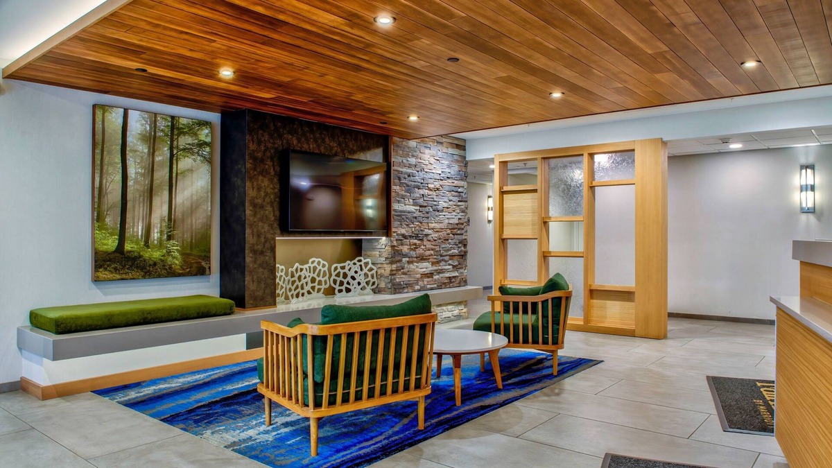 Cortland West Hotel | Fairfield by Marriott Inn & Suites Cortland