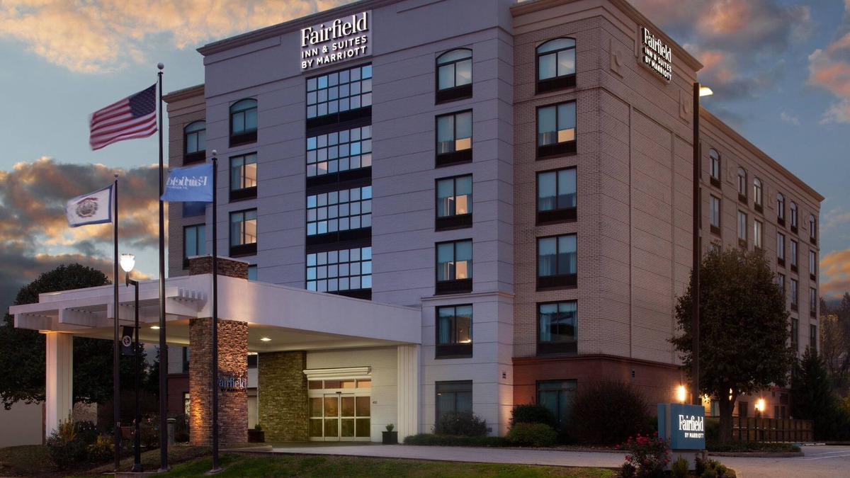 South Charleston Hotel | Fairfield Inn & Suites by Marriott Charleston
