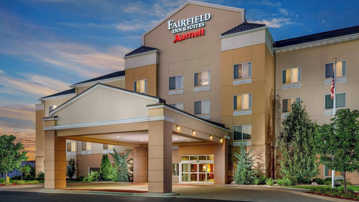 East Peoria Hotel | Fairfield Inn & Suites by Marriott Peoria East