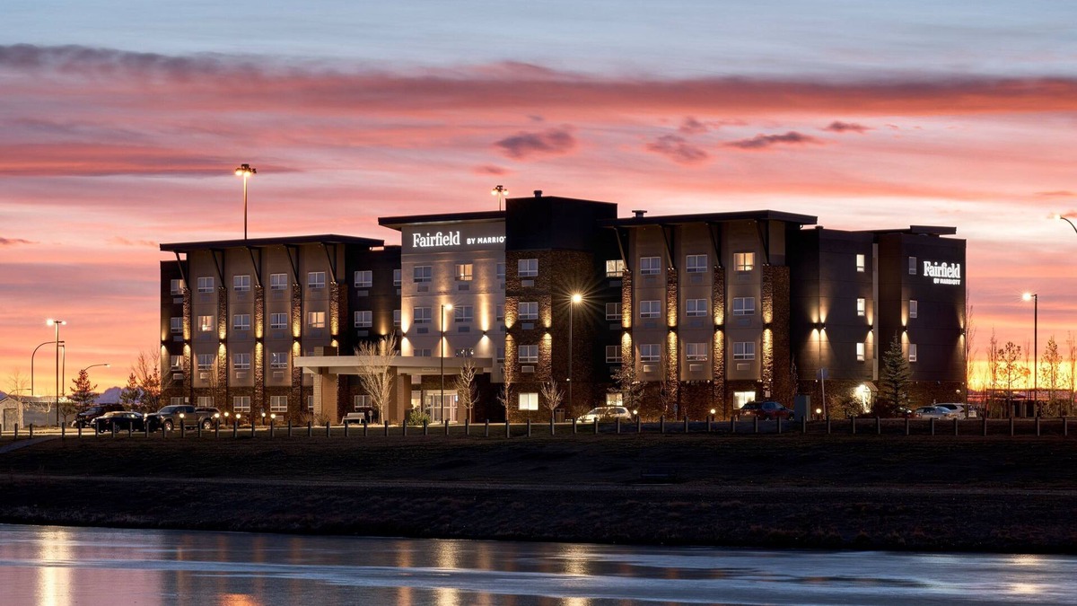 Airdrie Hotel | Fairfield Inn & Suites by Marriott Airdrie