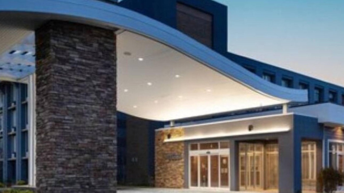 Sherwood Manor Hotel | Fairfield Inn & Suites by Marriott Springfield Enfield