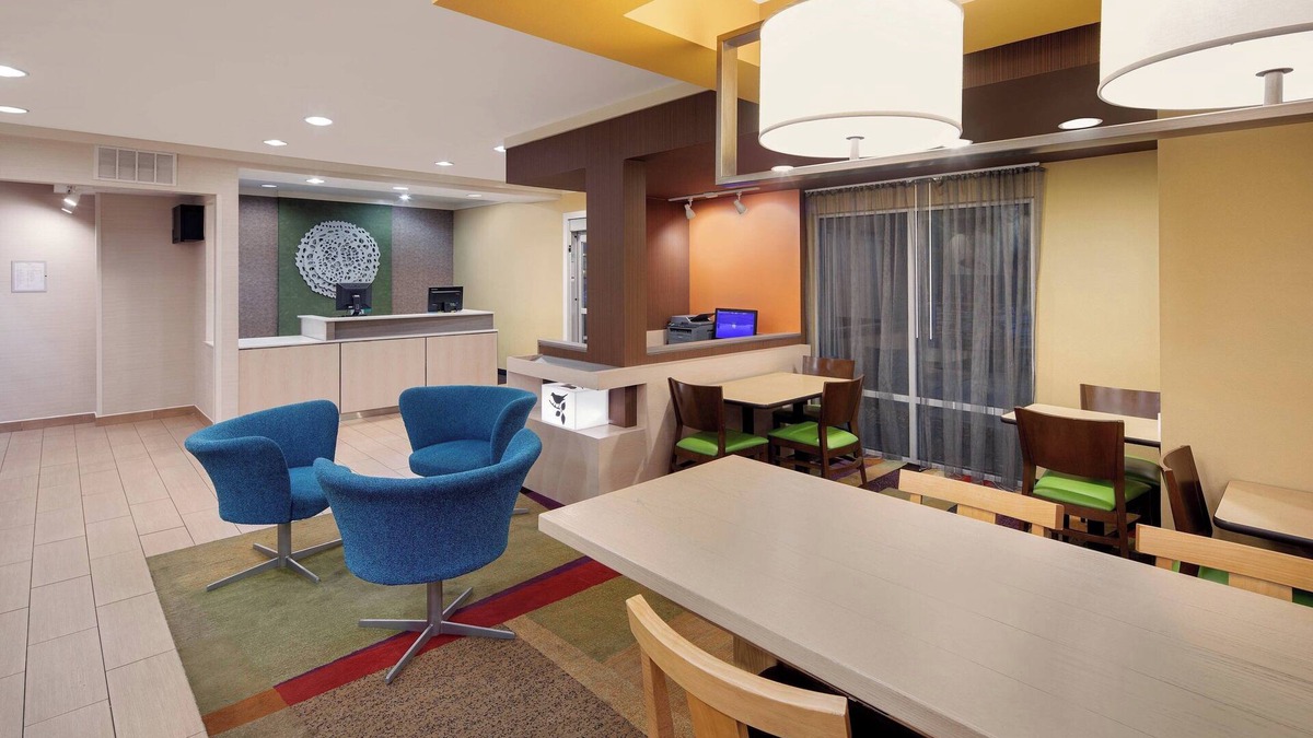 North Loop Hotel | Fairfield Inn & Suites by Marriott Austin-University Area