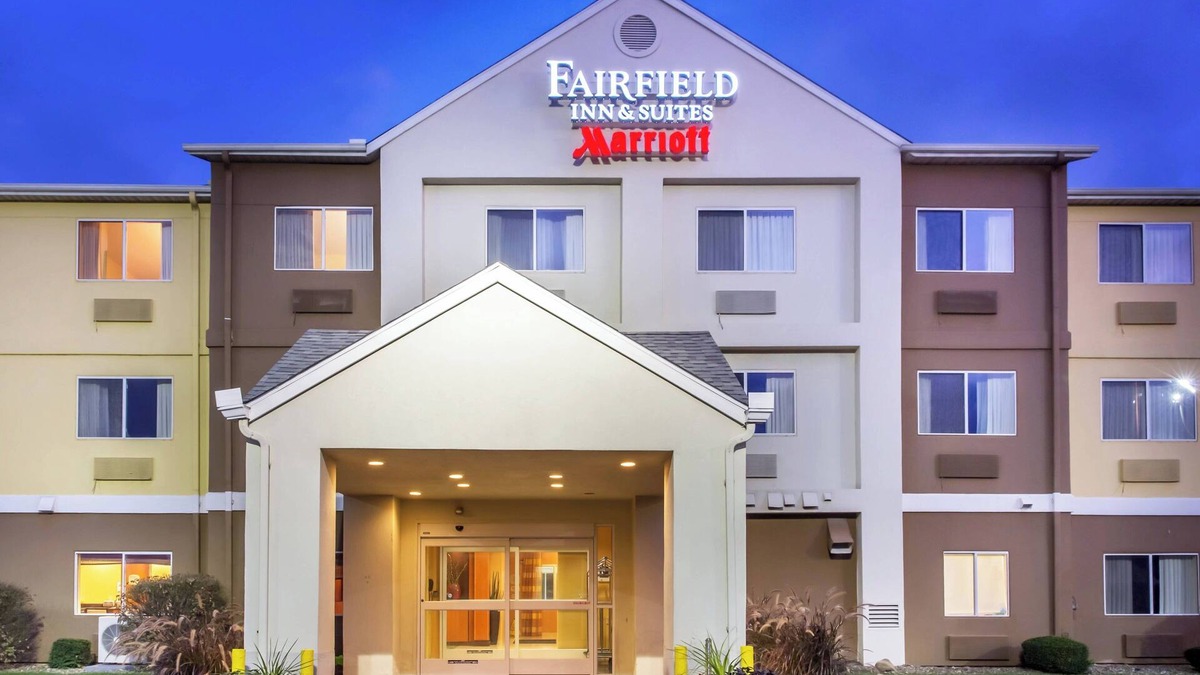 Canton Hotel | Fairfield Inn & Suites by Marriott Canton