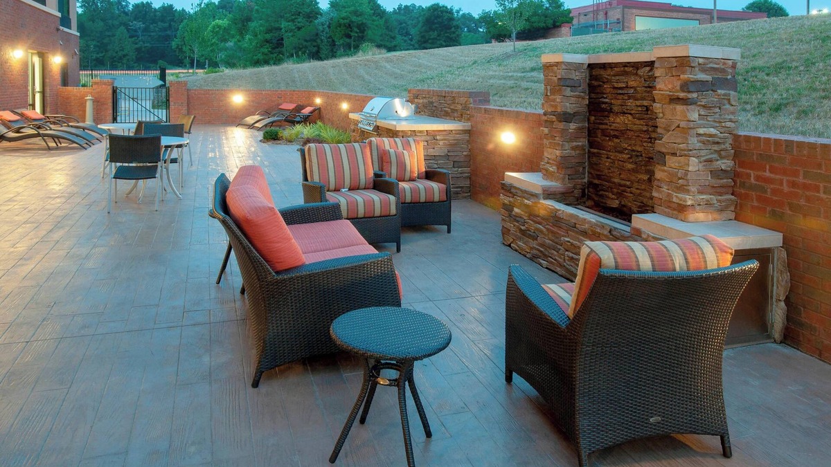 East Forest Hotel | Fairfield Inn & Suites by Marriott Charlotte Matthews