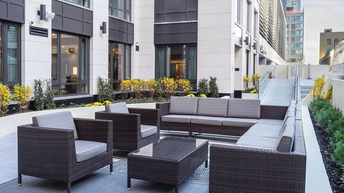 Lincoln Square Hotel | Fairfield Inn & Suites New York Manhattan/Central Park