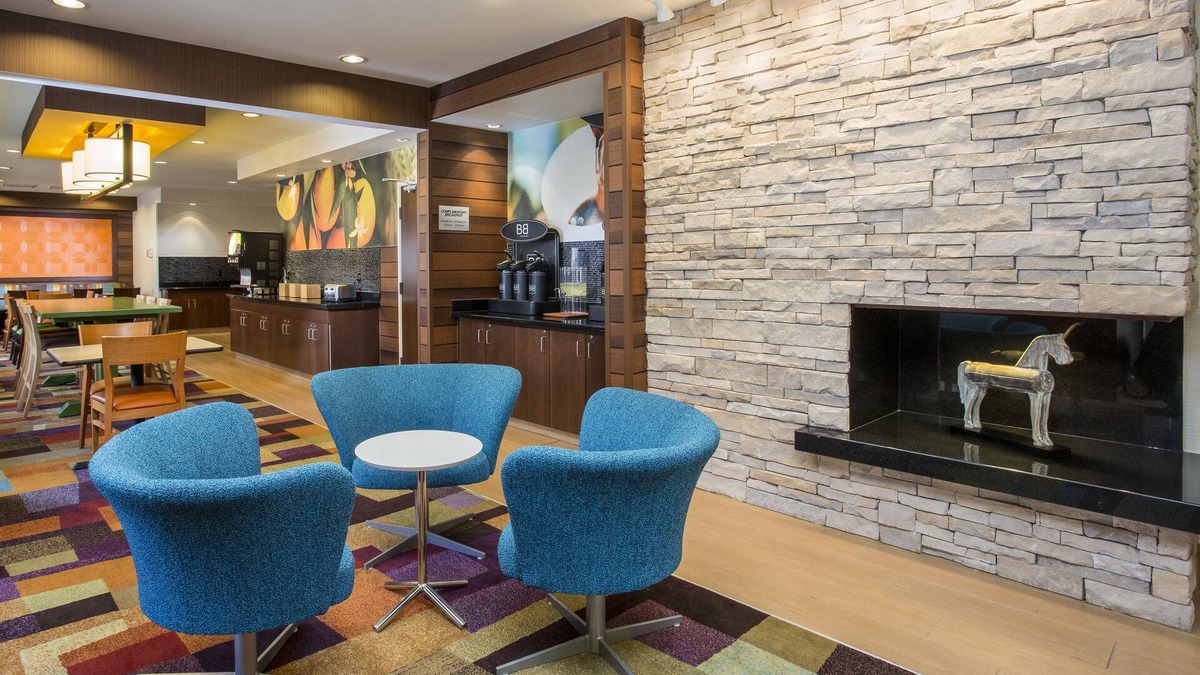 Peru Hotel | Fairfield Inn & Suites Peru