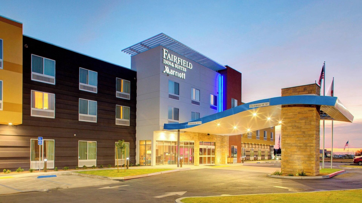 Greenacres Hotel | Fairfield Inn & Suites by Marriott Bakersfield North/Airport