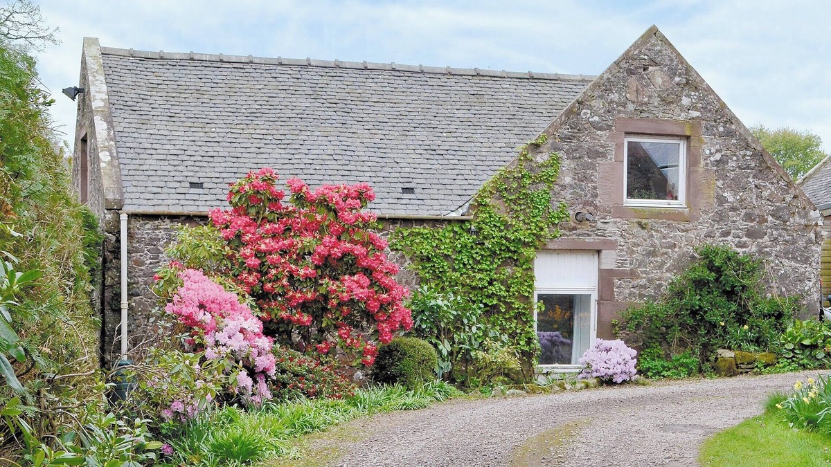 Eyemouth Cottage | Fairlaw Garden Cottage