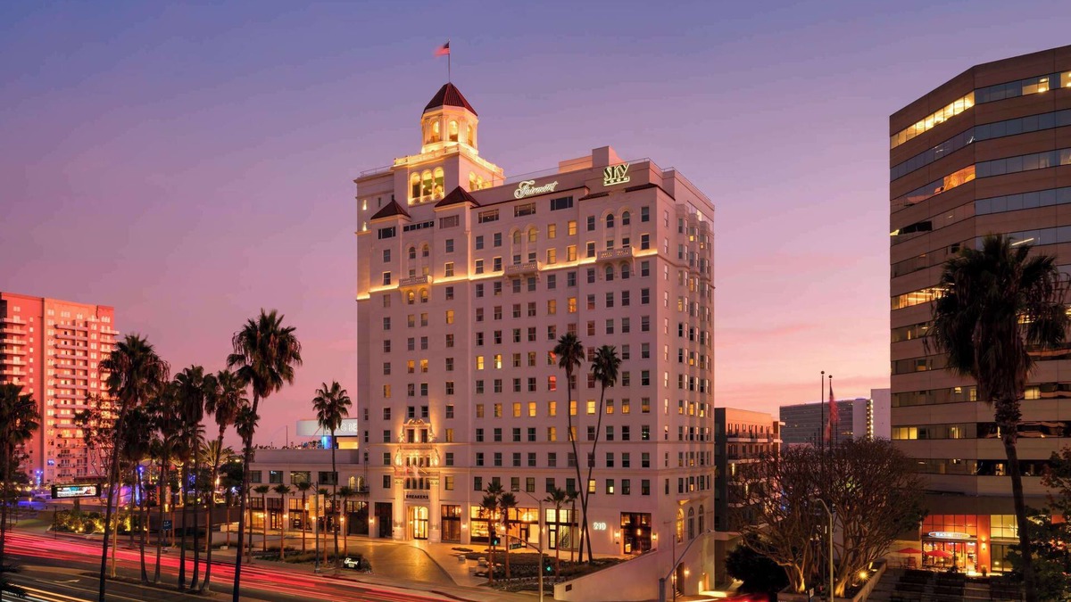 Waterfront Hotel | Fairmont Breakers Long Beach
