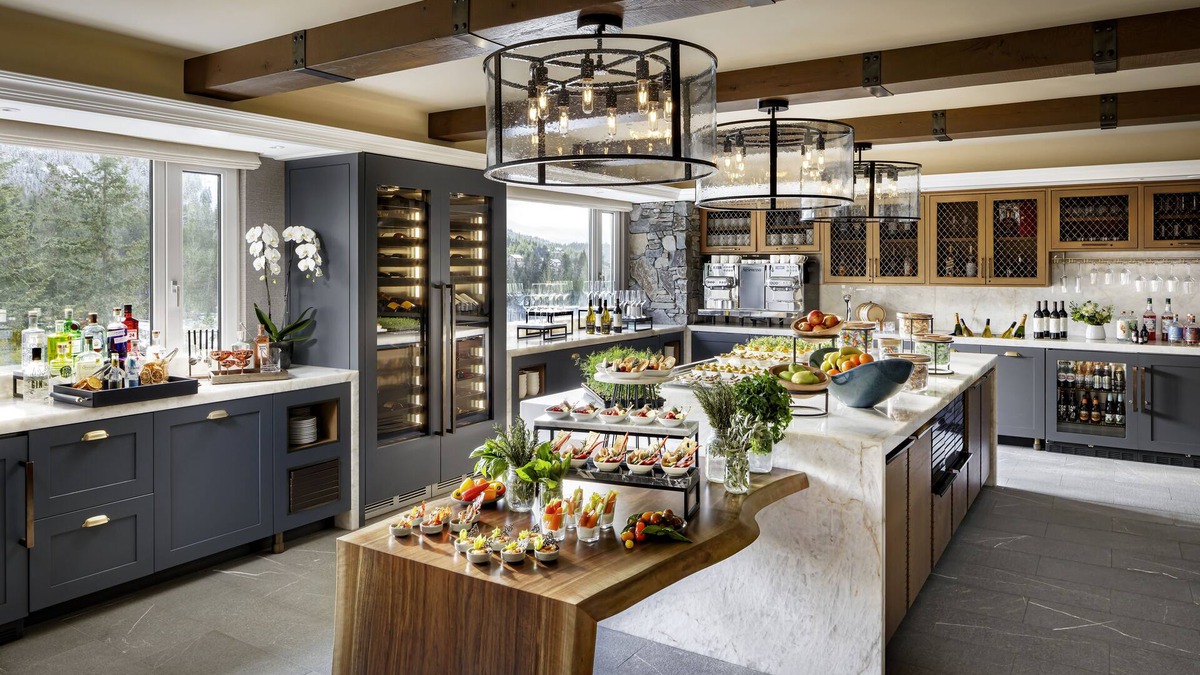 Blackcomb Hotel | Fairmont Chateau Whistler Gold Experience