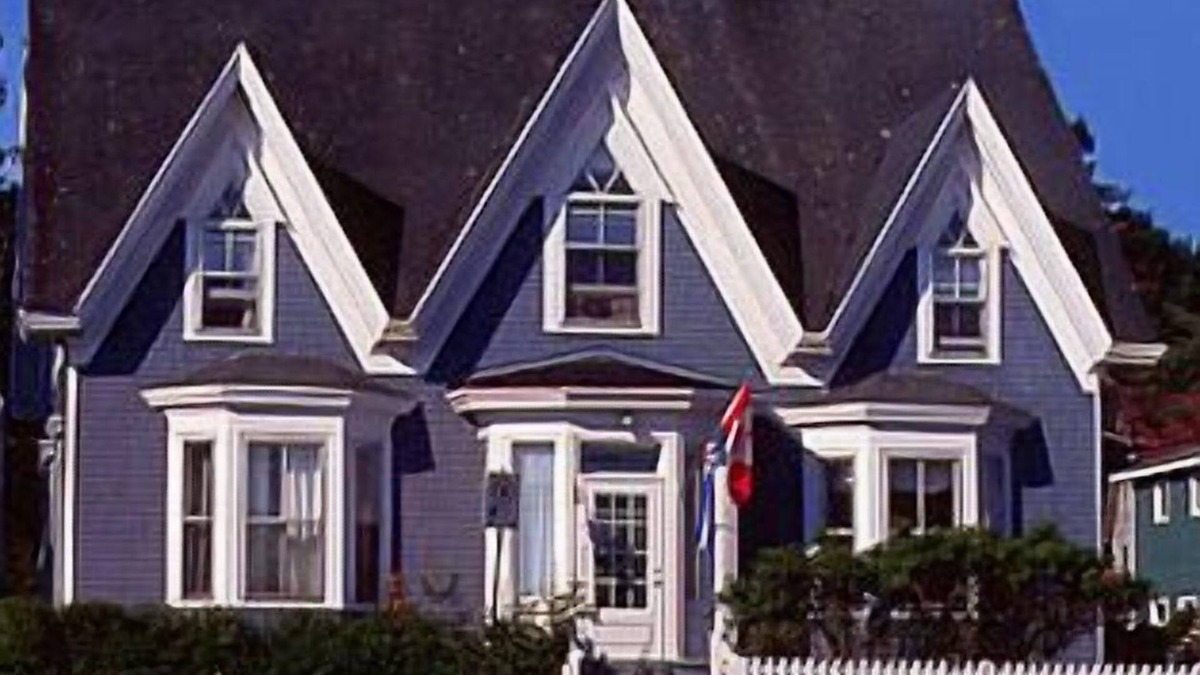 Mahone Bay Bed & Breakfast | Fairmont House Bed & Breakfast