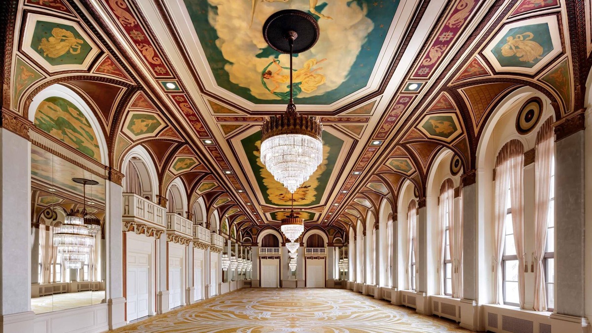 Financial District Hotel | Fairmont Royal York Gold Experience