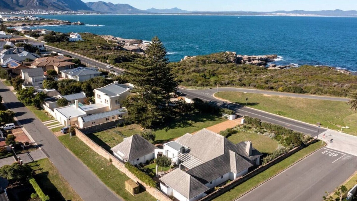 Westcliff House | Fairview | Vintage Elegance & Endless Ocean Views