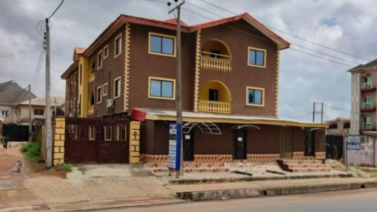 Ota Apartment | Fairways Apartments: Delightful 1 bed apartment 10 mins from Winners Chapel Ota