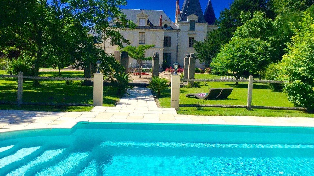Brain-sur-Allonnes House | Fairy tail castle with heated outdoor pool