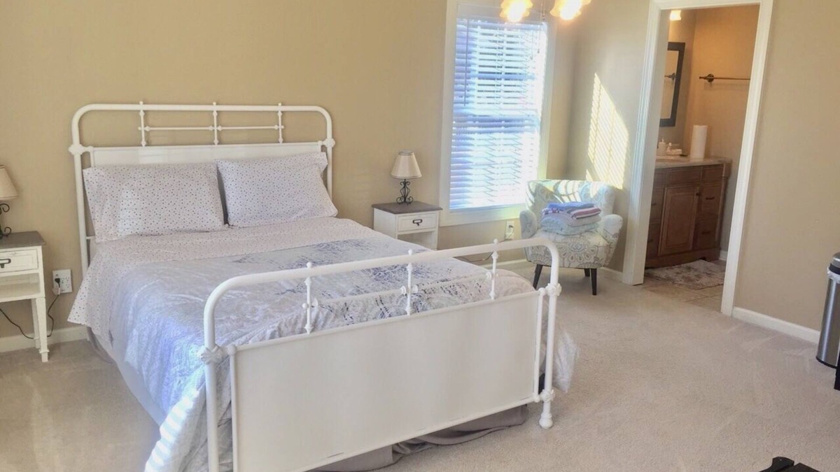 Westover House | Fairy-tale, luxurious room with jacuzzi.