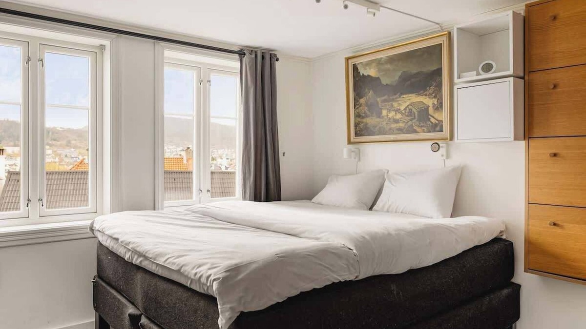 Sentrum Condo | Fairytale Surroundings - 450m to the Train Station