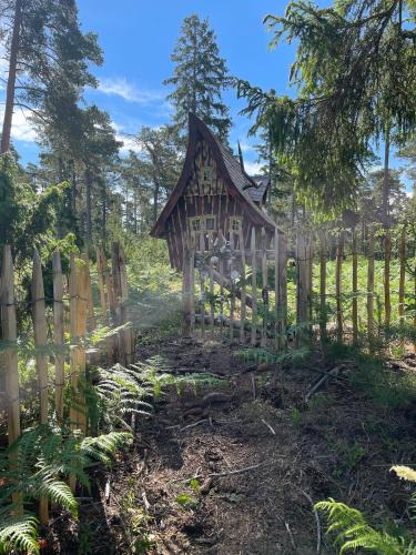 Slite Ski Chalet | Fairytale tinyhouse - Häxans hus