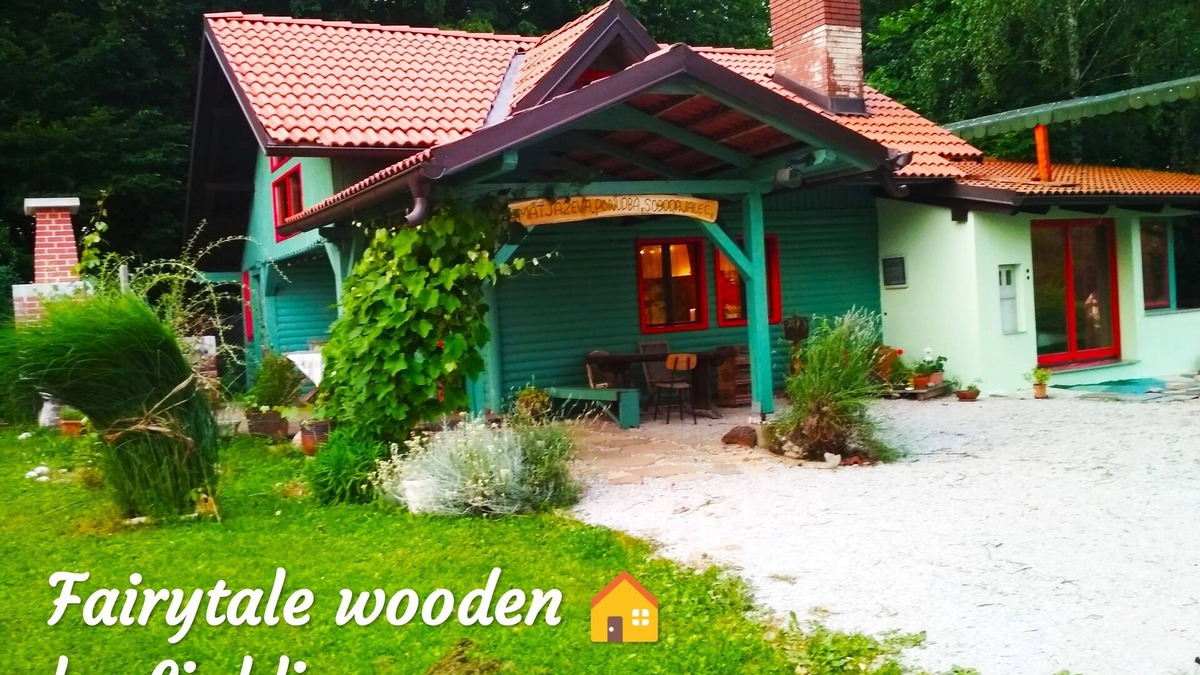 Grosuplje House | Fairytale wooden house by Ljubljana with 5 G Internet and Jakuzzi